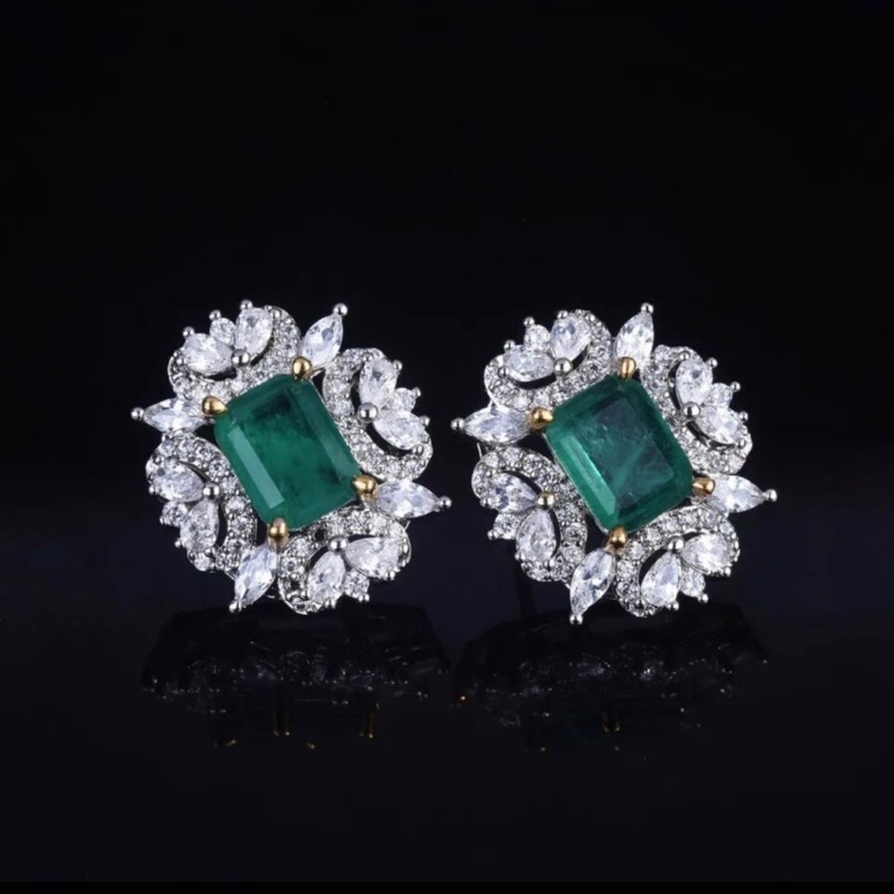 Gorgeous 1.5CT emerald square cut floral stud earrings